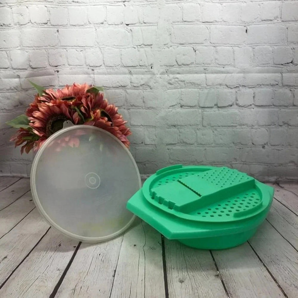 Vintage Tupperware GRATER BOWL - Picture 1 of 4